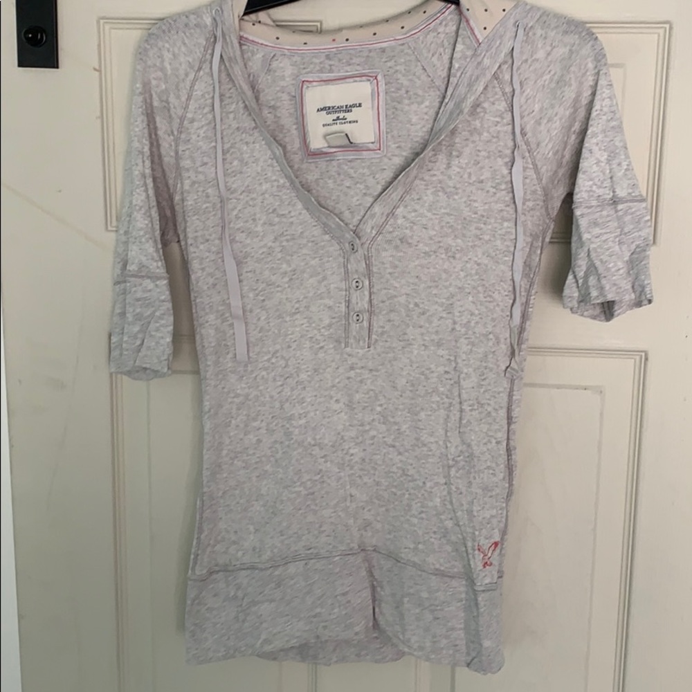 Ribbed hooded shirt